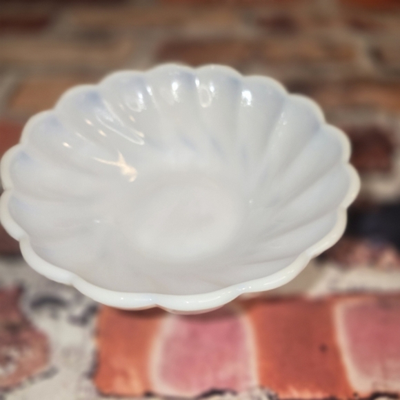 Vintage Hazel Atlas Swirl Fruit Bowls Set Of 4 - Picture 3 of 8